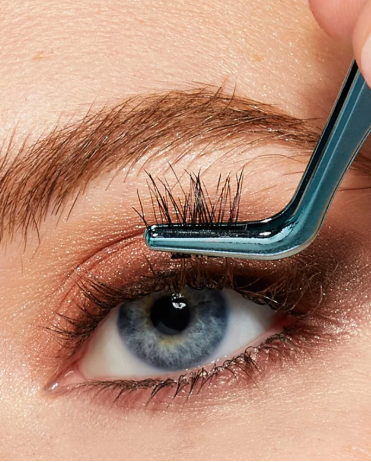 LASH TWEEZERS